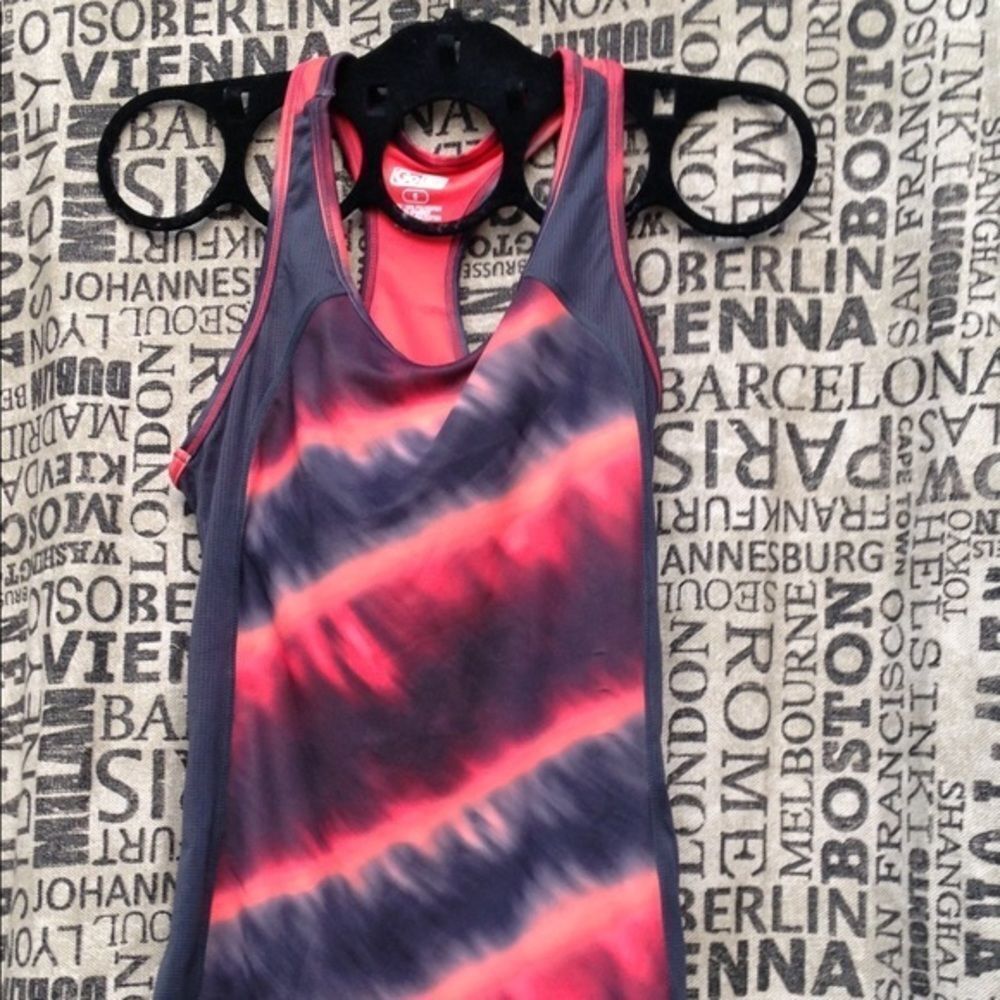 Gofit size S women’s stretch sport pink top